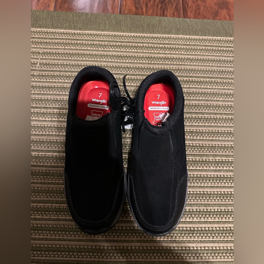 Wrangler Men's Gan Genuine Leather Black‎ Memory Foam Slip-on Shoes. Size 7 NWT